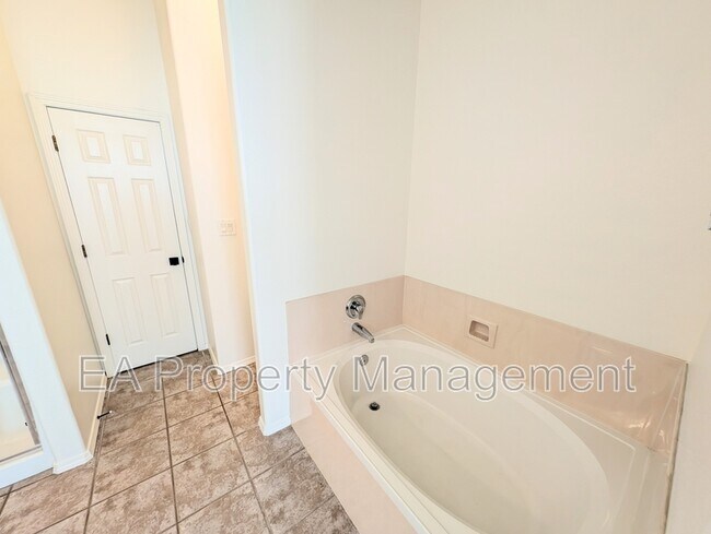 Building Photo - 363 Pinon Creek Rd SE