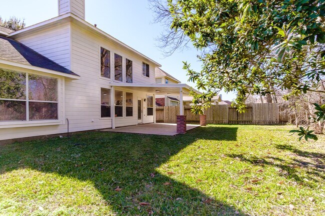 Building Photo - 2918 Five Oaks Dr