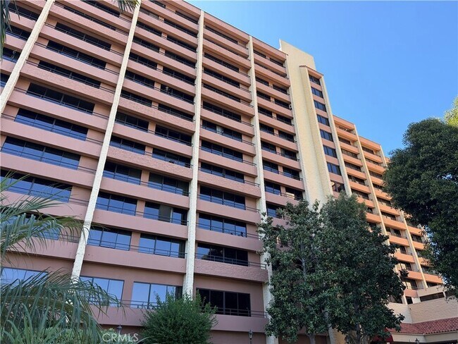 Building Photo - 24055 Paseo Del Lago W