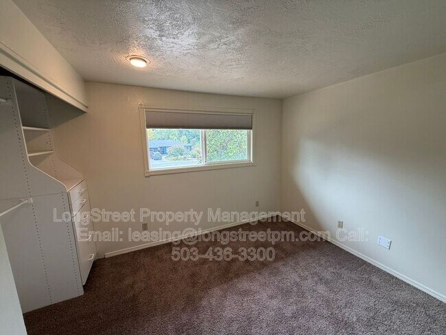 Building Photo - 1634 SW Knollbrook Pl