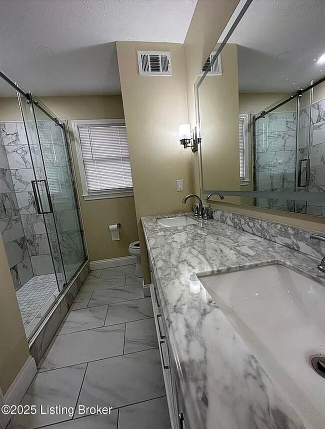 Building Photo - 4901 Hunters Point Cir