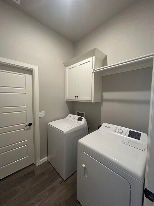 Building Photo - 9101 Poppey Pl