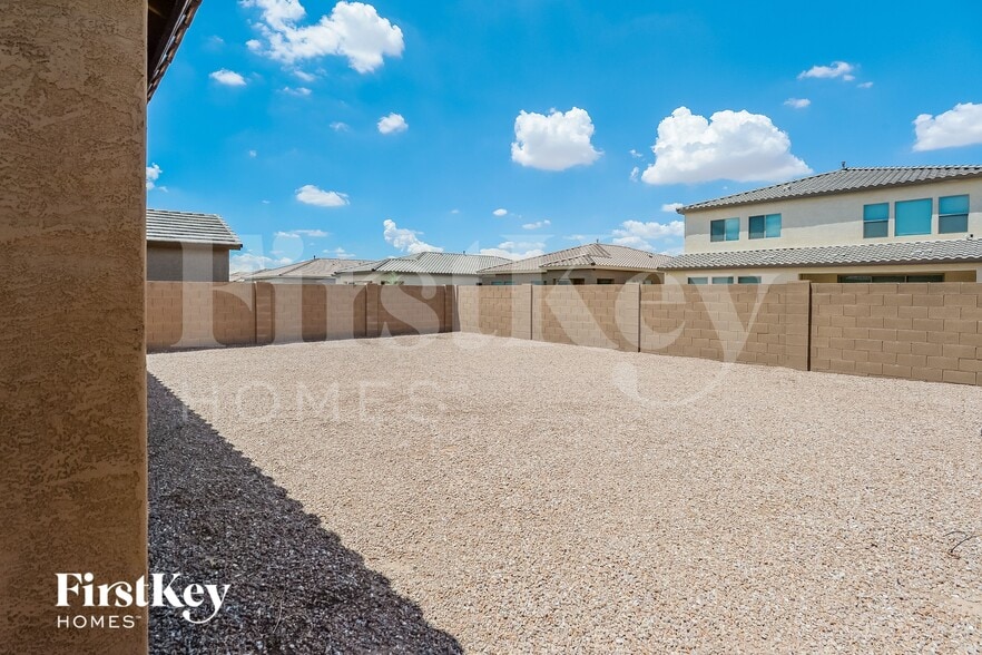 Building Photo - 354 W Powell Dr