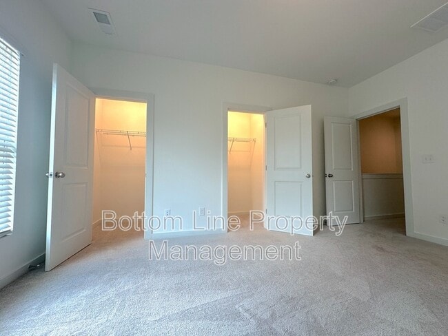 Building Photo - 2145 Noble Townes Wy