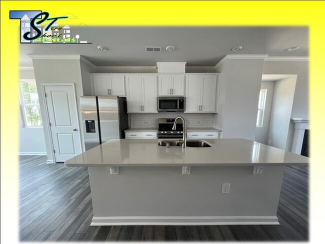Building Photo - 1275