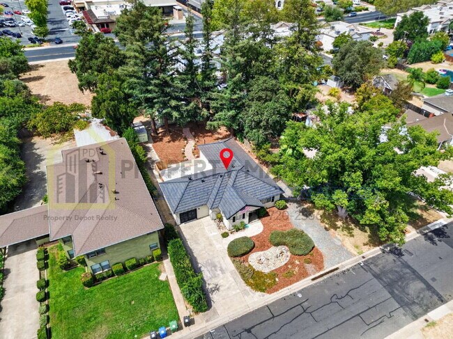 Building Photo - 9550 Colton Ave