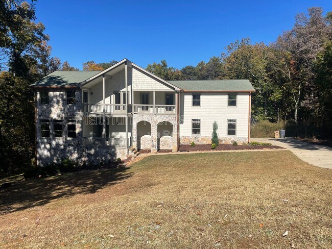 Primary Photo - 1305 Smithdale Heights Dr