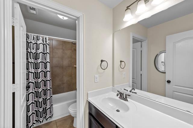 Building Photo - 1924 Lewis Crossing Dr