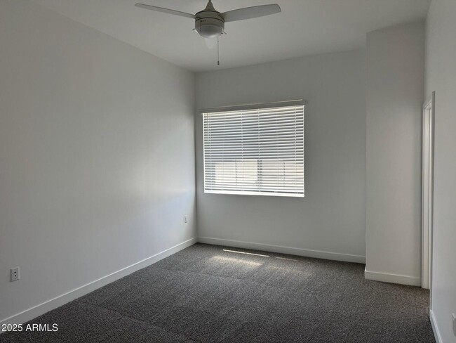 Building Photo - Townhome for Rent in the heart of Downtown Phoenix