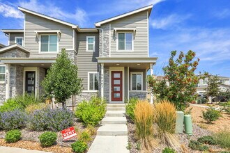 Building Photo - $2,600.00, 3 bedroom, 2.5 bathroom located...