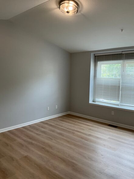 Building Photo - 29030 Cullen Dr