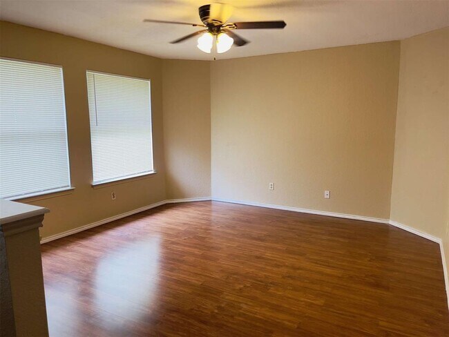 Building Photo - 8701 Cretys Cove