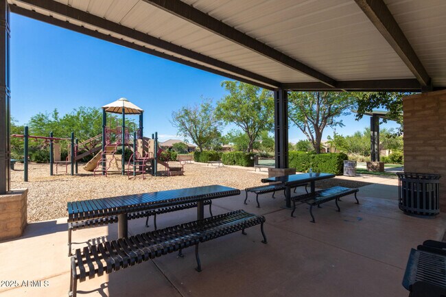 Building Photo - 3142 N Clanton St