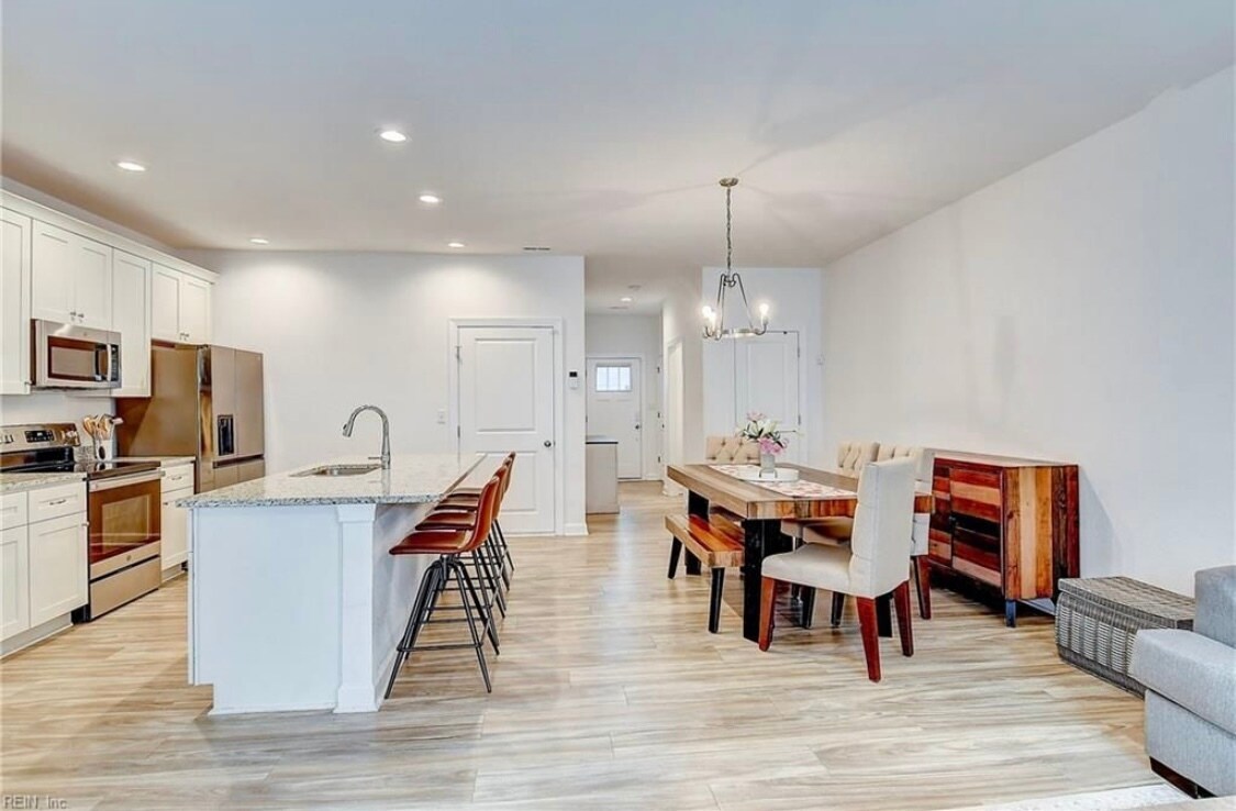 Building Photo - 1243 Jadens Way