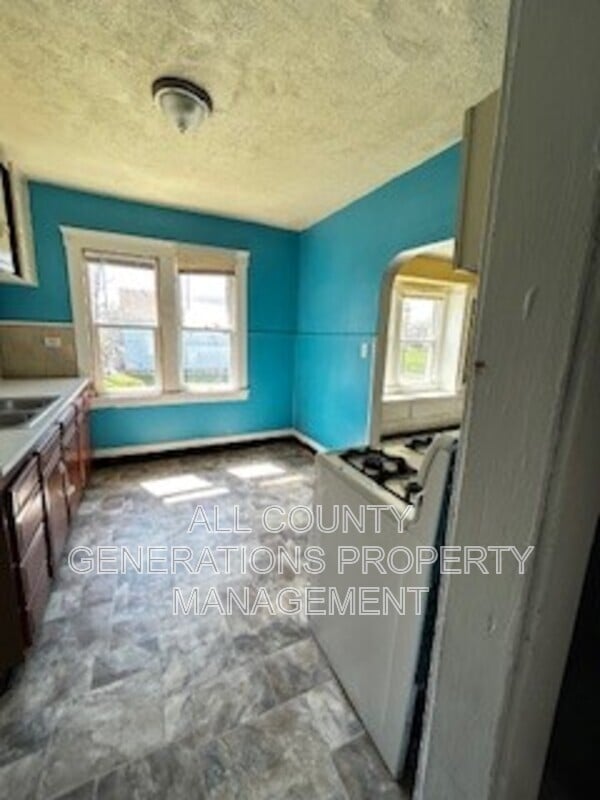 Building Photo - 1011 E 140th St