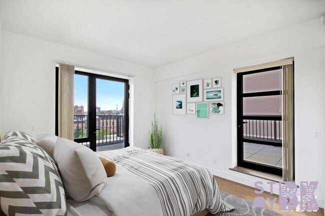 Building Photo - 3 bedroom in Brooklyn NY 11232