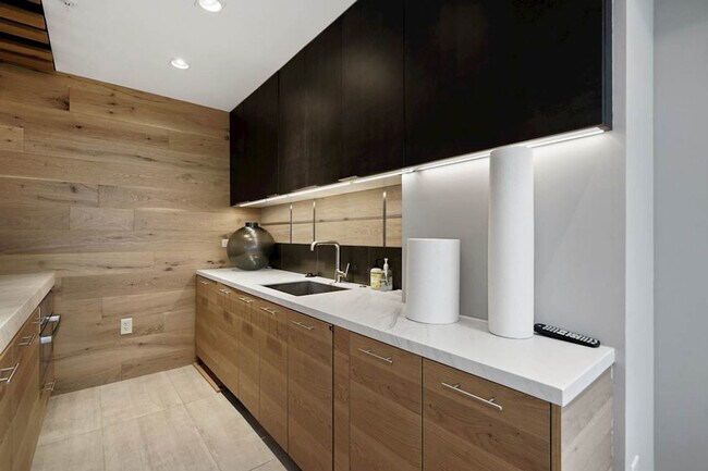 Building Photo - 904 T St NW