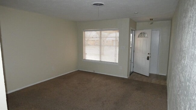 Building Photo - 605 SW 45th St