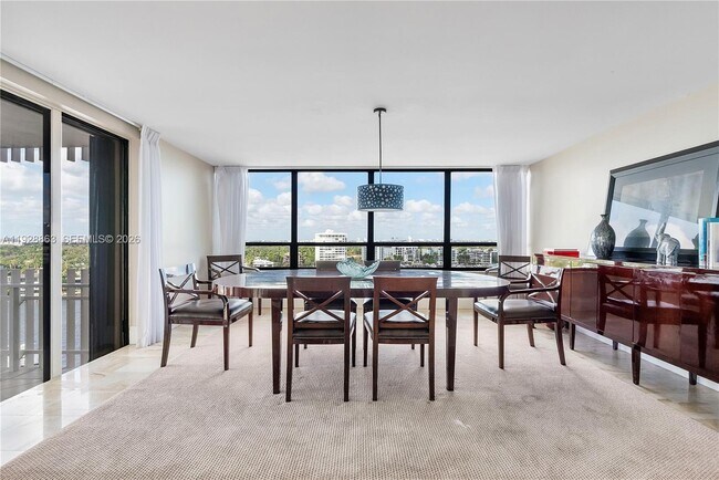 Building Photo - 2 Grove Isle Dr