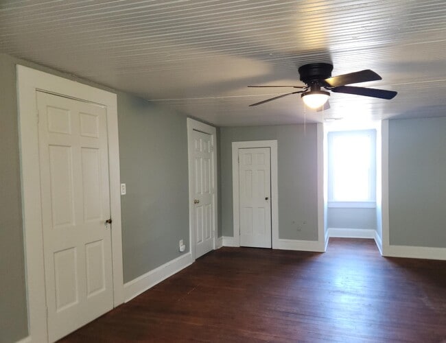 Building Photo - 132 Euclid St