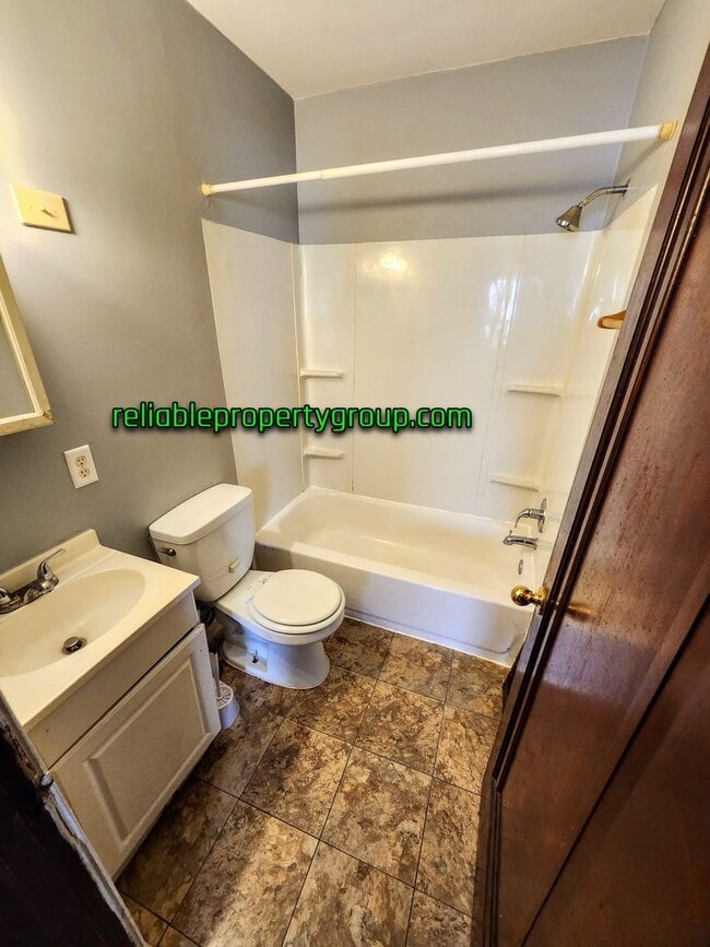 Building Photo - New Listing - Fort Wayne