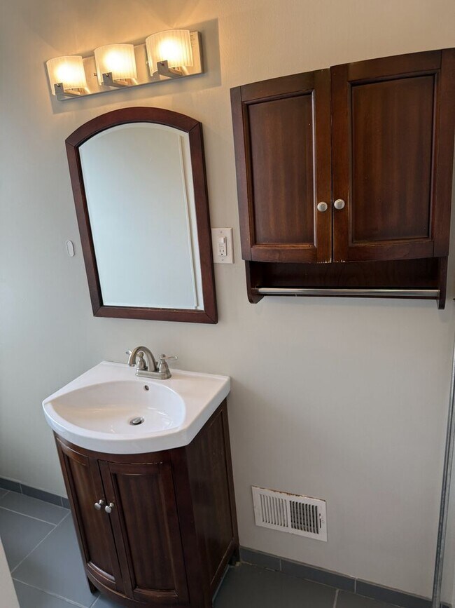 Building Photo - 3812 Cabinet Wy