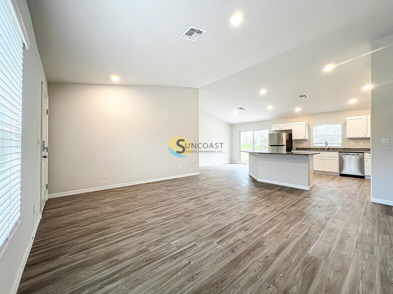 Building Photo - 1492 Biscayne Dr