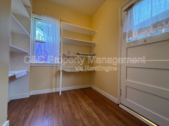Building Photo - 138 17th St