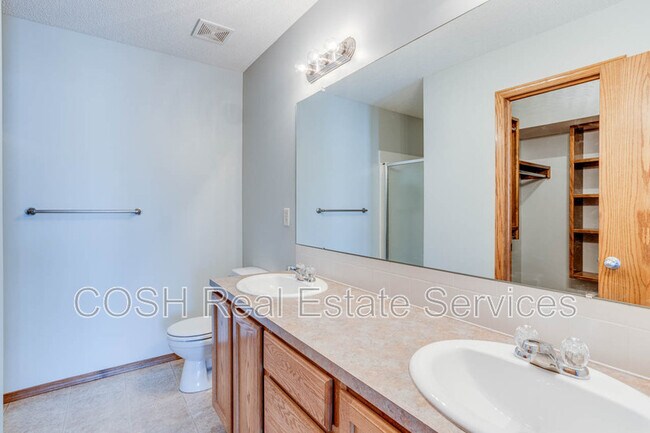 Building Photo - 1420 N Aksarben St