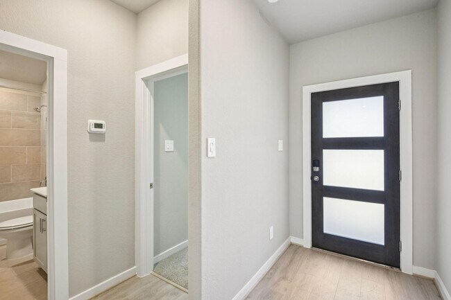 Building Photo - 5423 Kingdom Heights Blvd