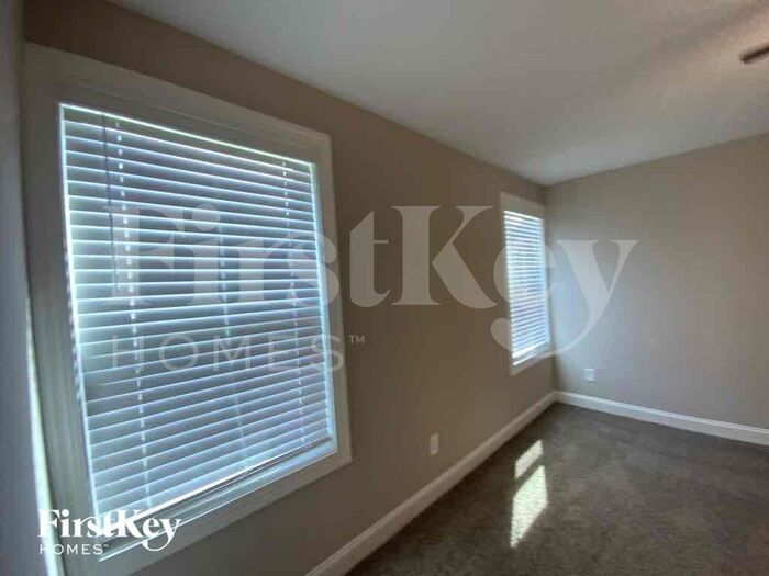 Building Photo - 131 Fir Dr