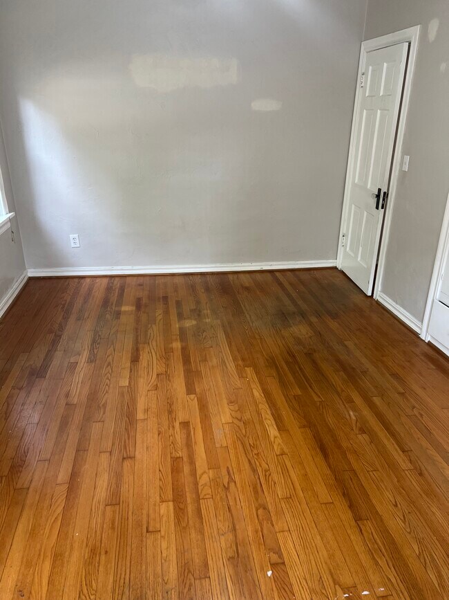 Building Photo - 3112 NW Drexel Ct