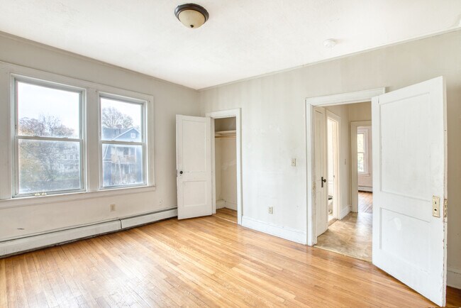 Building Photo - 429 New Britain Ave