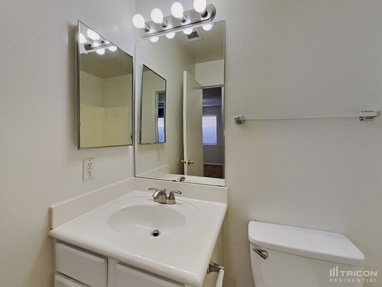 Building Photo - 30877 N Coral Bean Dr