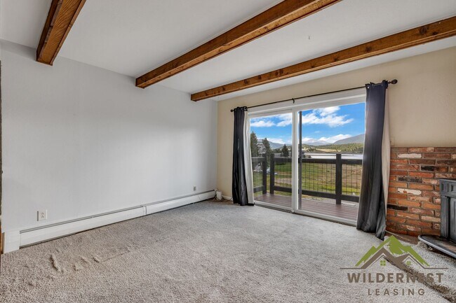 Building Photo - Yacht Club Condo - LAKE VIEWS-Great 3 Bedroom/2 Bath Unit w/Lake Access