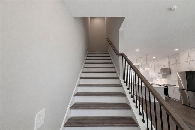 Building Photo - 1375 Walking Wy