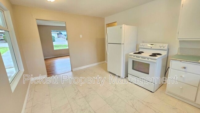 Building Photo - 2514 Spring St