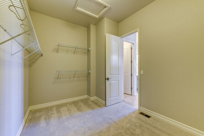 Building Photo - Breathtaking 4 Bedroom 3 Bedroom Ranch Style Home with Finished Basement!!