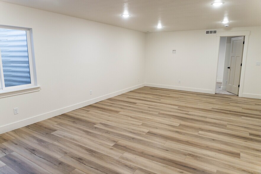 Building Photo - 771 S 1360 E