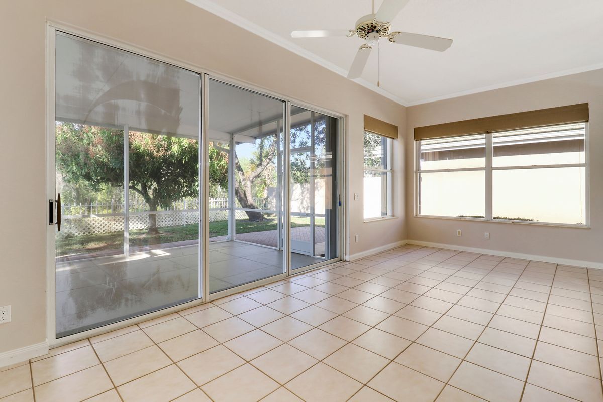 Building Photo - 7428 SE Waxberry Cir
