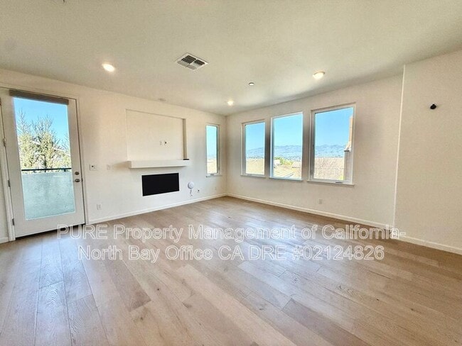 Building Photo - 6 Jasper Ct