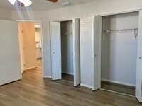 Building Photo - 2558 W Bird St