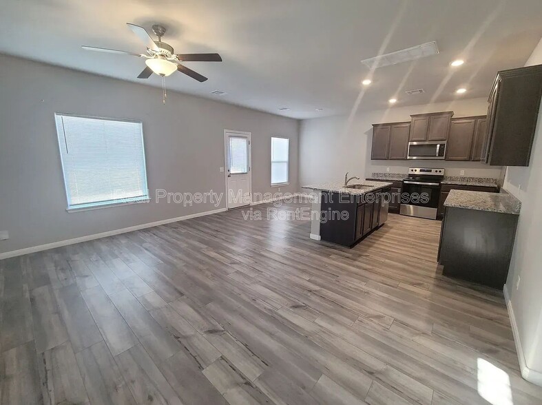 Building Photo - 1708 Crimson Lake Blvd