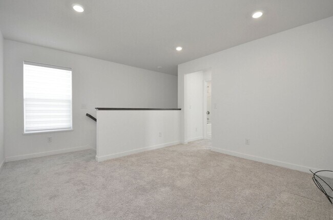 Building Photo - 3858 Heath Ave N
