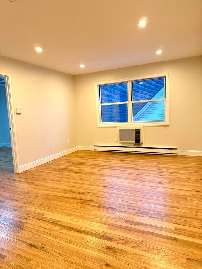 Building Photo - 105 Cleveland Ave