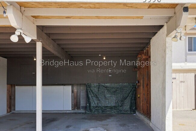Building Photo - 3550 Sandpiper Pl