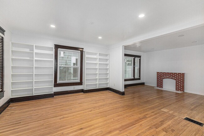 Building Photo - 1208 Olivia Ave
