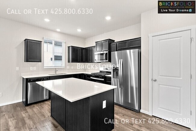 Building Photo - 1265 SW Pendleton Way