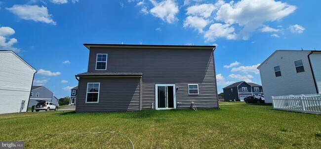 Building Photo - 69 Grayling Rd
