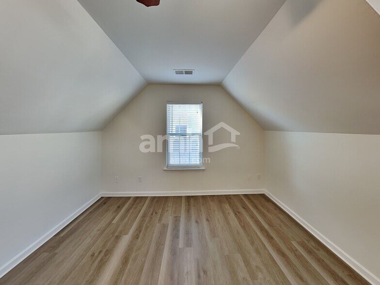 Building Photo - 154 Elrosa Rd